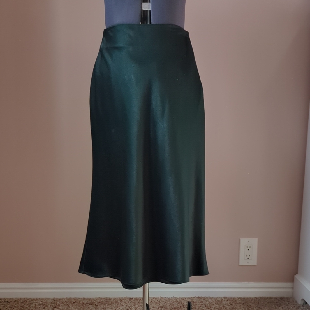 Elegant Green Satin Midi Skirt